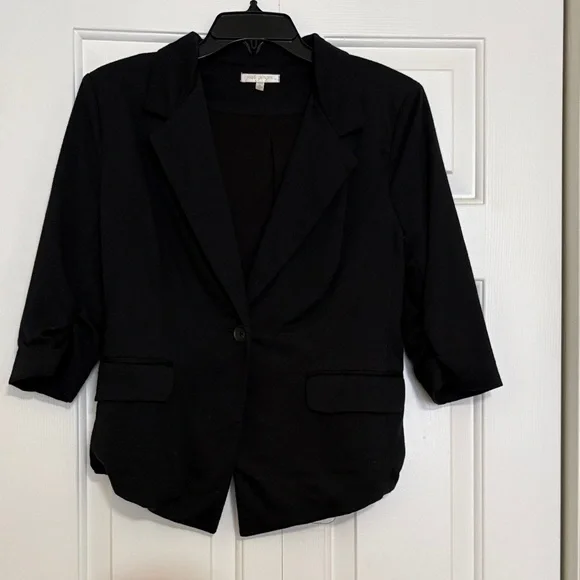Just Ginger Elegant Black Blazer - Picture 1 of 3